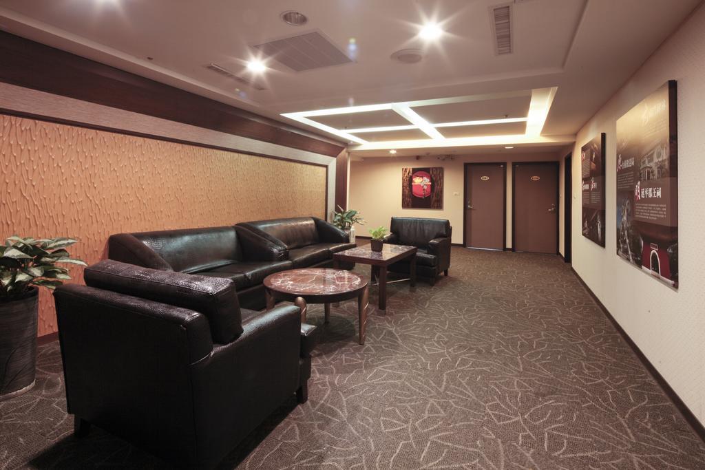 Lincoln Hotel Tainan Luaran gambar