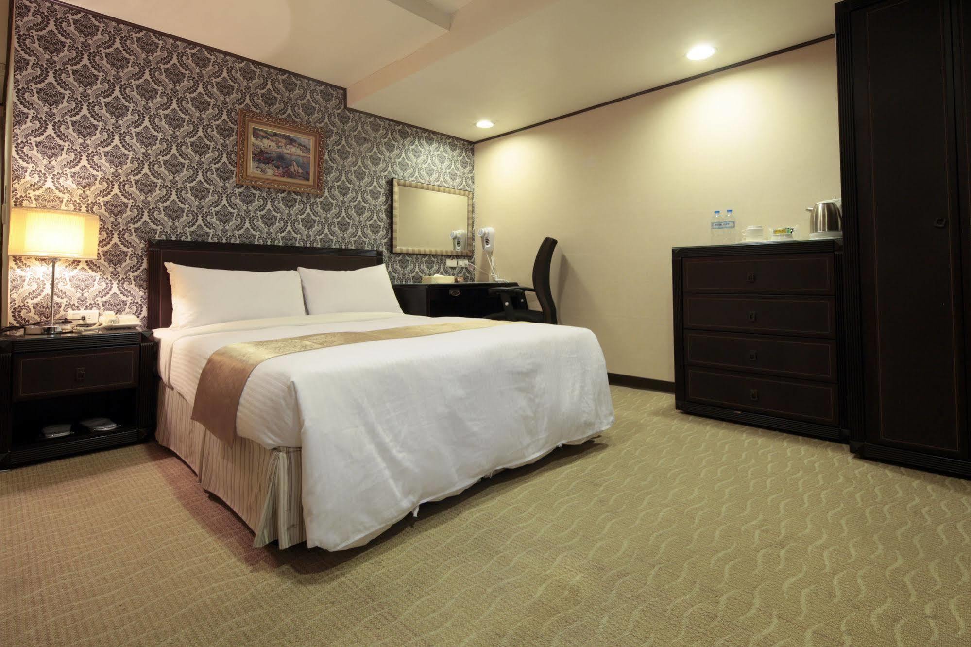 Lincoln Hotel Tainan Luaran gambar